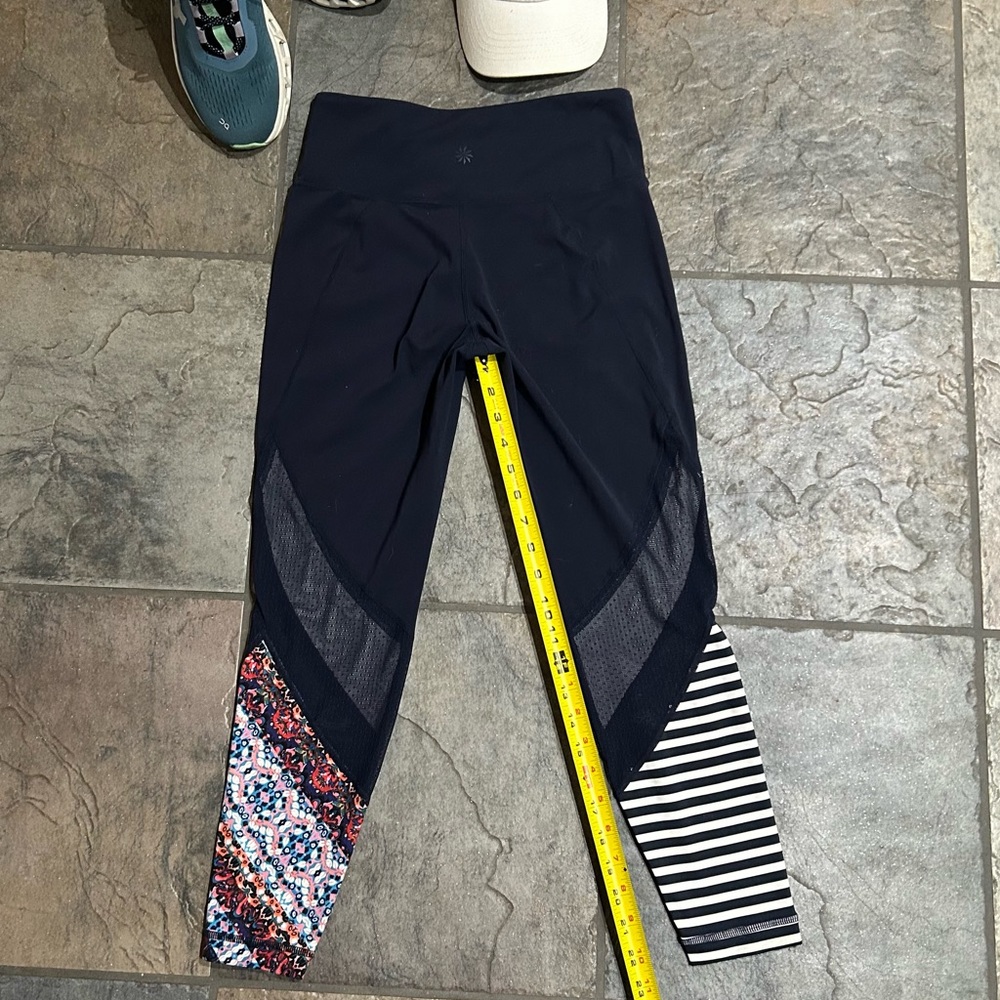 ATHLETA BUTTER SOFT SALUTATION 7/8 MIXED BEACH PRINTS NAVY MESH BOTTOMS - Picture 7 of 14